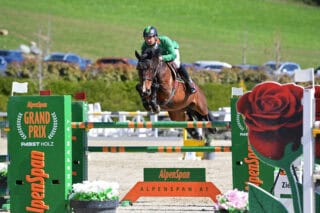Christoph Obernauer (T) und Collette holen in St. Margarethen den ersten Alpenspan-Grand-Prix-Sieg der Saison. © OEPS/ horsicphotography