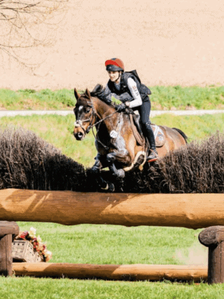 Amy Rose Frühwirth (NÖ) und Gin Tonic absolvierten die erste U25-Weltmeisterschaft der Vielseitigkeit! © Pompo Mompo Horse Photos