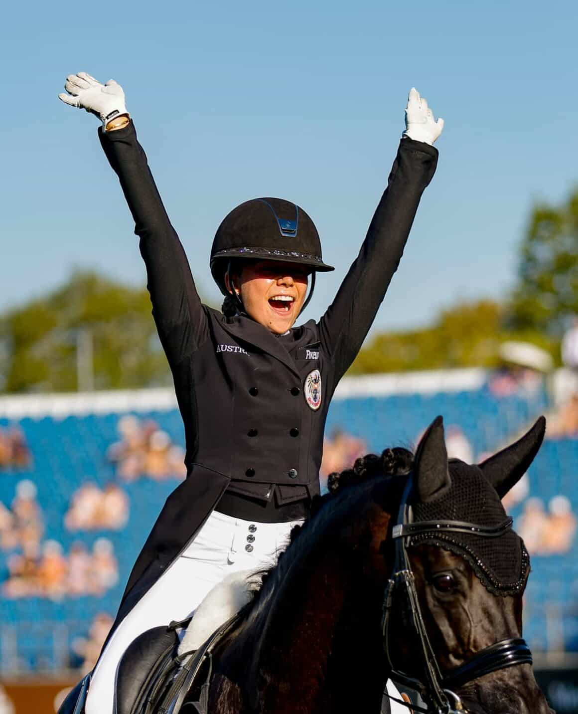 Felicita Simoncic (W) & Four Legends KS WM Aachen Kerschbaum