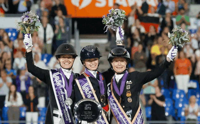 Die "Queens" von Aachen: Lottie Fry (GBR), Cathrine Laudrup-Dufour (DEN) und Isabell Werth (GER) sicherten sich in der Grand Prix Freestyle der WM in Aachen die Medaillen. © EQWO.net | Petra Kerschbaum