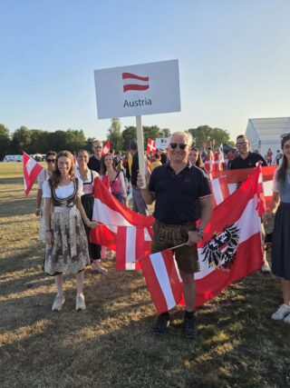 EM-Auftakt in Segerjl! Livia Sterovsky und Magdalena Zellhofer vertreten Österreichs Farben bei der Nachwuchs-EM der Vielseitigkeit. © Privat