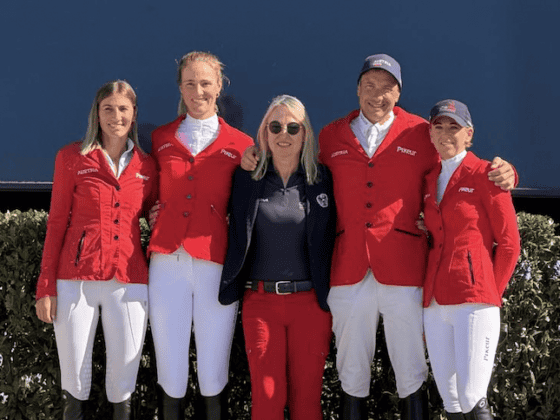 Das österreichische Quartett Katharina Rhomberh, Theresa Sutterlüty, Equipe-Chefin Angelika May, Christoph Obernauer und Bianca Babanitz (v.l.n.r.) platzierte sich beim EEF Nations Cup Finale auf Rang drei! © Privat