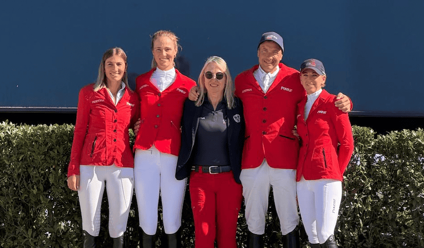 Das österreichische Quartett Katharina Rhomberh, Theresa Sutterlüty, Equipe-Chefin Angelika May, Christoph Obernauer und Bianca Babanitz (v.l.n.r.) platzierte sich beim EEF Nations Cup Finale auf Rang drei! © Privat