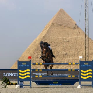 Max Kühner (T) auf der Erfolgswelle! Nach seinem Weltcup-Sieg in Oslo, pilotiert er Vivo de Muze in Cairo auf Rang zwei in der GP-Qualifikation. © LGCT | Stefano Grasso