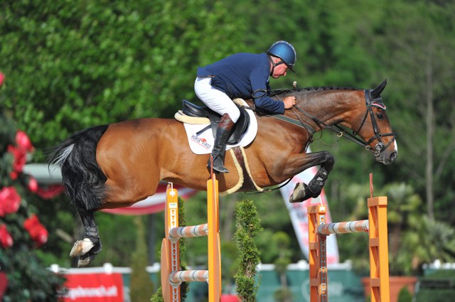 BillingtonGeoff Uppercut 39 DT LR Do HB