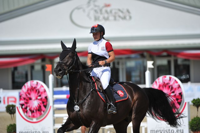 BistanStefanie Kennedy2 34 YH7 Mi HB