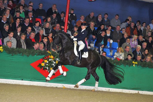 DanteWeltino ThereseNilshagen Gal Vechta cBECKER
