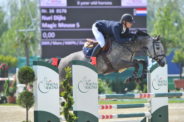 DijksNuri MagisMouse5 32 5YH Mi HB