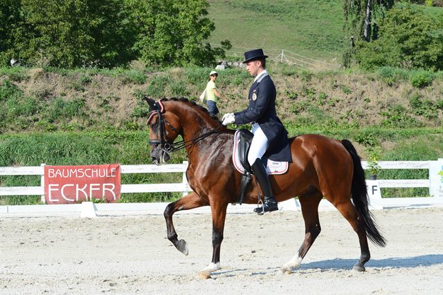 Florian Lorenz auf Luigi Auhof