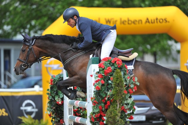 SauruggMarkus Austria2 02 YH6 Mi HB