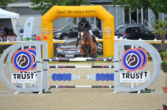 ShoreKeith MysticHurricane 27 GP LR So HB