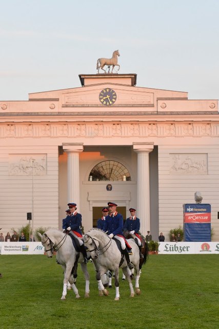 Show LandgestuetesRedefin