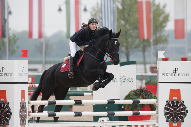 SixtaAkela Ab19Blacky 11 VIP Small Fr TH